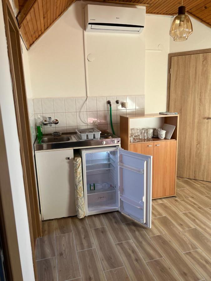 Csikos Apartman Gyenesdiás Exteriér fotografie