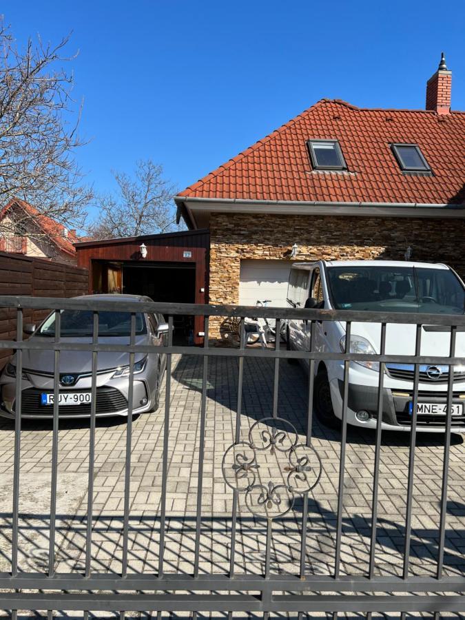 Csikos Apartman Gyenesdiás Exteriér fotografie