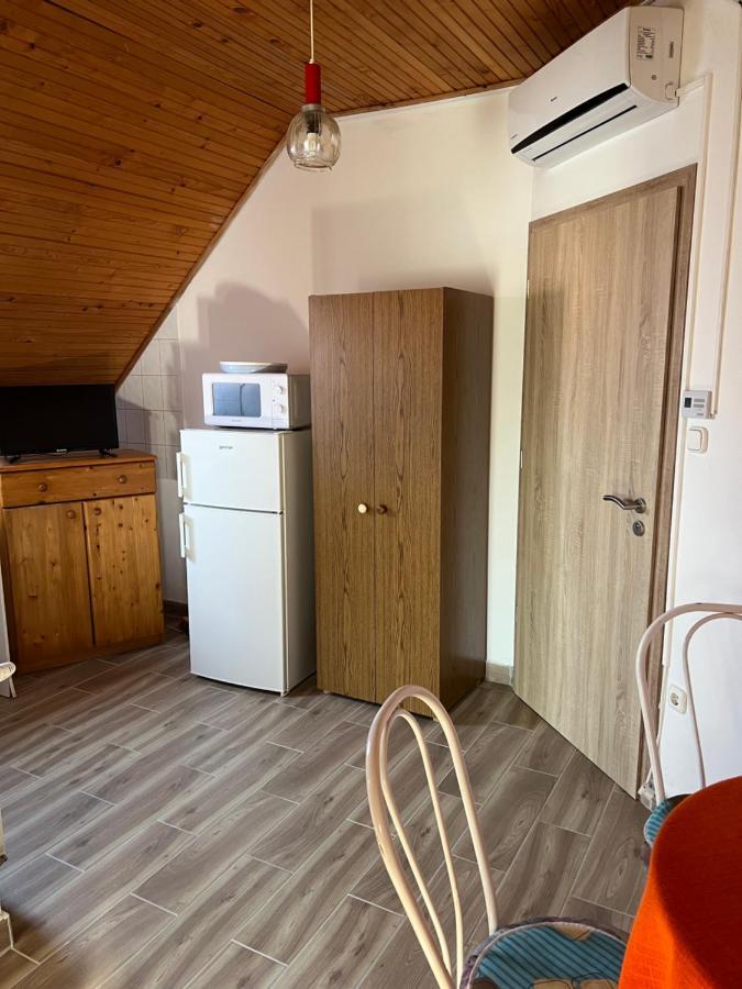 Csikos Apartman Gyenesdiás Exteriér fotografie
