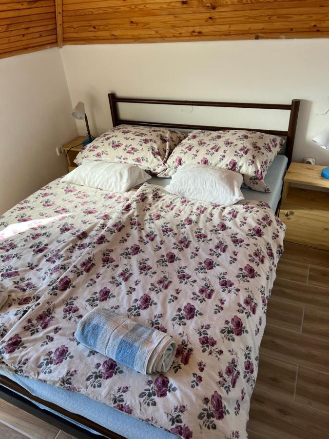 Csikos Apartman Gyenesdiás Exteriér fotografie