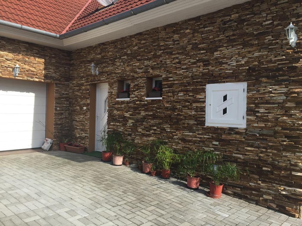 Csikos Apartman Gyenesdiás Exteriér fotografie