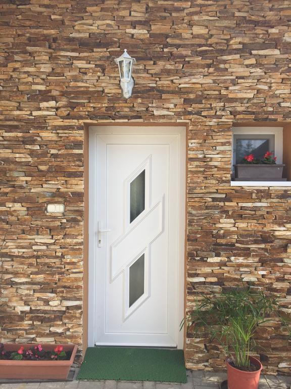 Csikos Apartman Gyenesdiás Exteriér fotografie